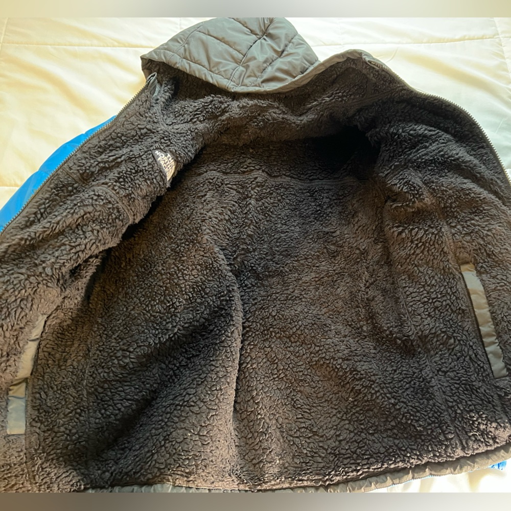 The North Face Boys Revers-ableJacket - Picture 2 of 4